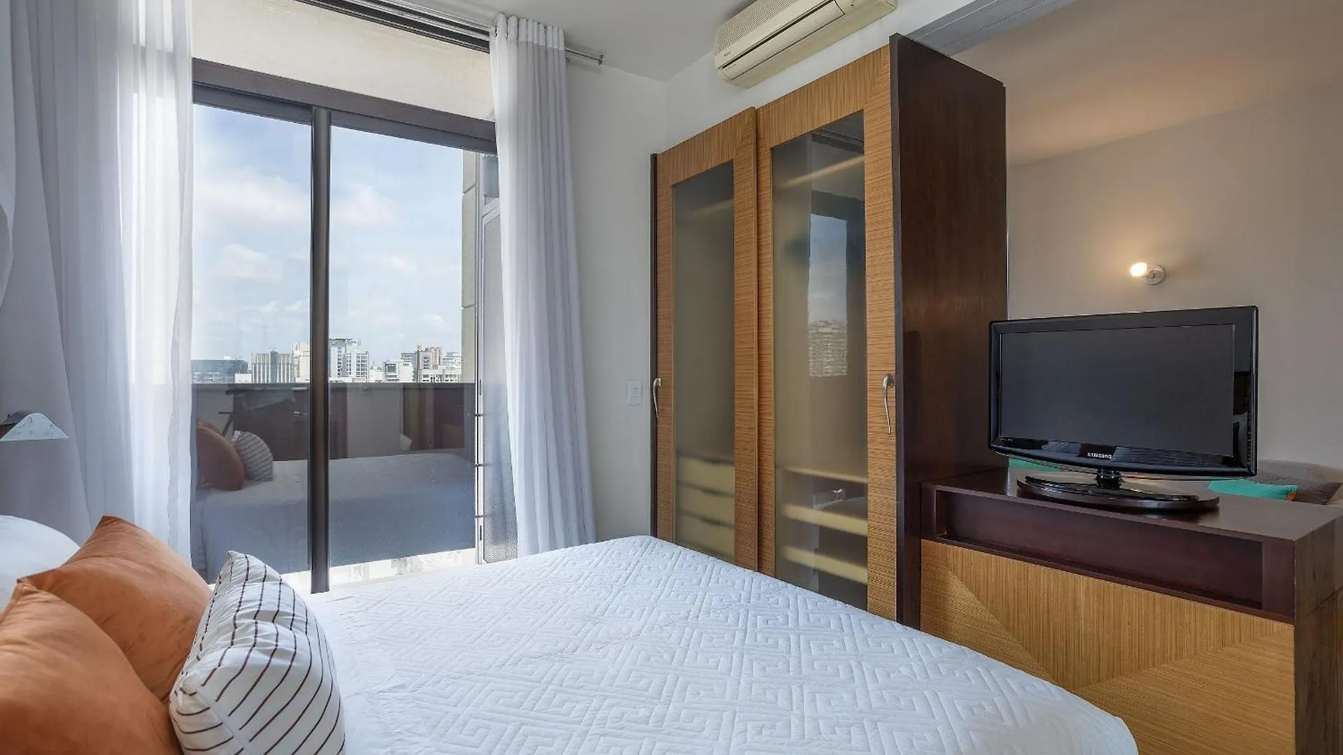 Suites Sao Paulo By Conviva Apartment